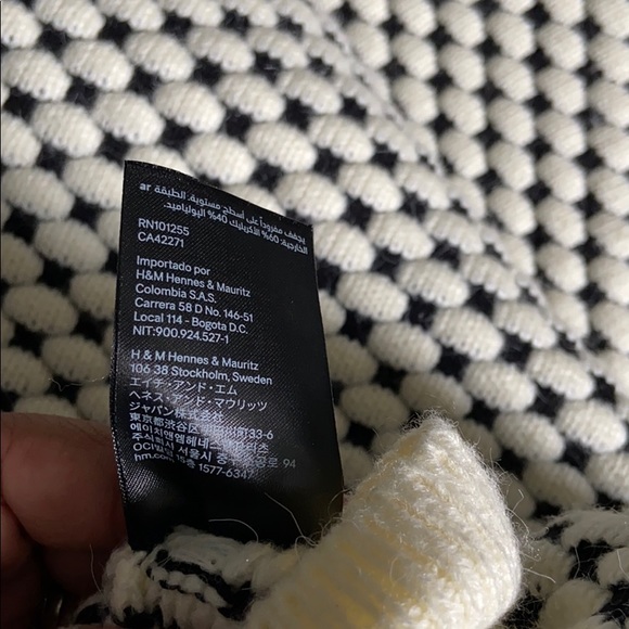 ❤️🆕NWOT TEXTURED KNIT SWEATER❤️ - Picture 9 of 13